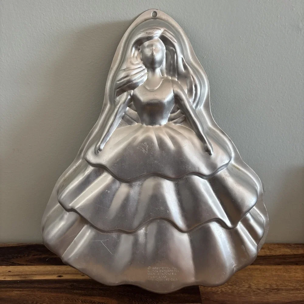 1995 Wilton Mattel Barbie Princess Cake‎ Pan 2105-3500 Vintage